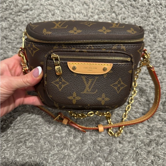 Louis Vuitton Brown Monogram Crossbody Bag - Picture 13 of 13